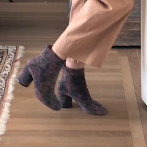 Maison Margiela flower suede boots. Stunning!